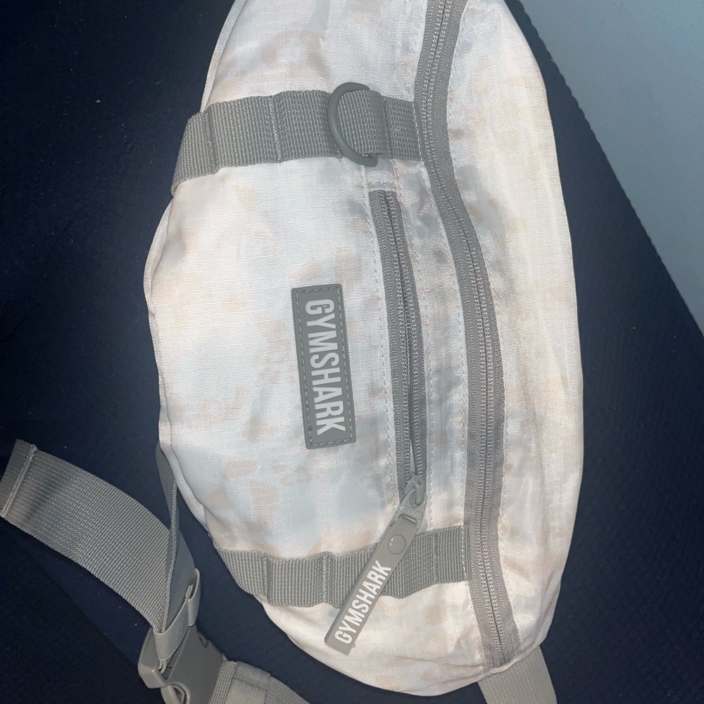 Gymshark Light Gray Belt Bag